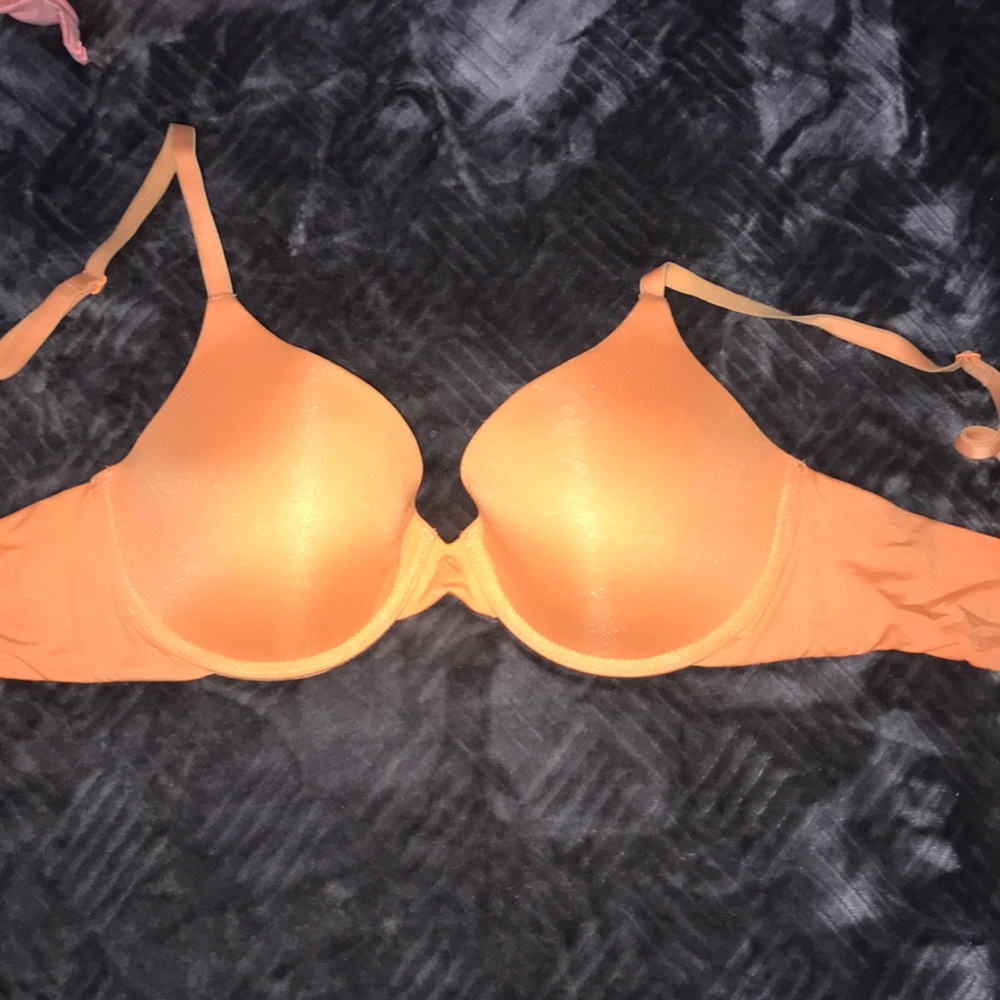 VS LIGHTLY LINED DEMI BRA